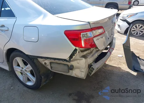 2013 Toyota Camry Se z USA, uszkodzony, nr VIN 4T1BF1FK8DU265345